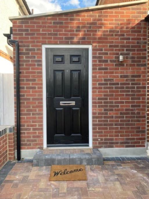 Stylish 1 Bedroom Studio Outdoor Area And Hot Tub Bournemouth Exterior foto